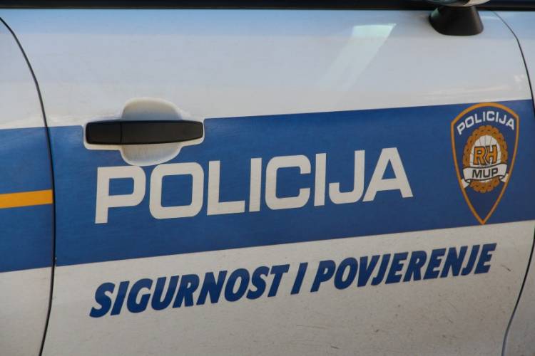 Na području Vodica policija uhitila 52-godišnjaka osumnjičenog za proizvodnju i promet drogama