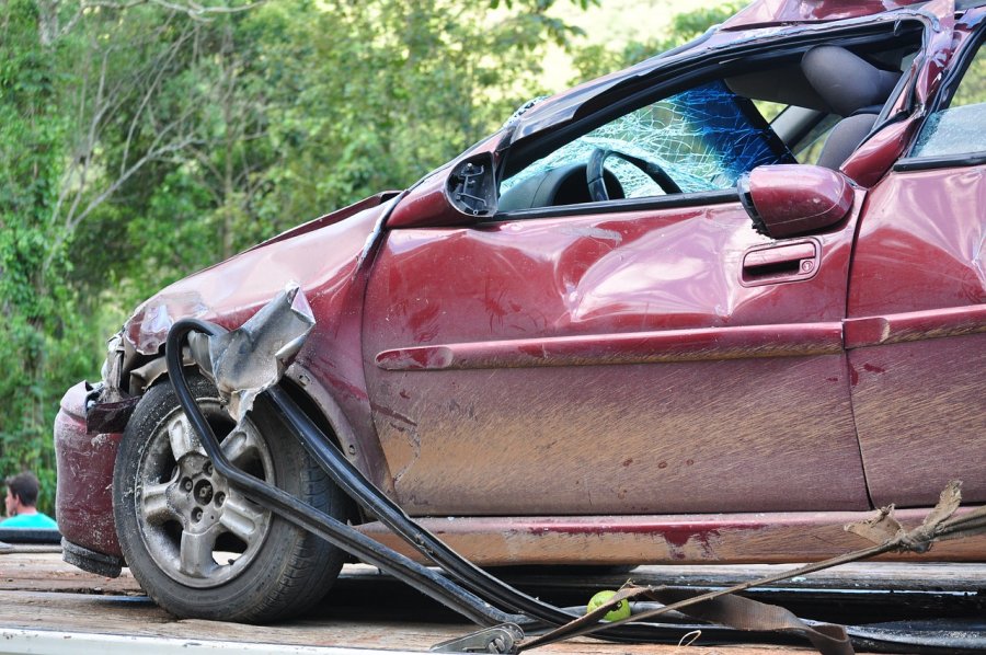 U prometnoj nesreći koja se noćas oko 0:20 sati dogodila u mjestu Kistanje smrtno su stradale dvije osobe