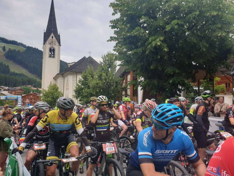 Veliki uspjeh vodičkog biciklista Marka Fržopa u talijanskim Dolomitima!