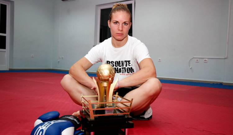Šibenčanka Nives Radić u Beogradu uzela treći svjetski naslov u kickboxingu, Kristina Mijat srebrna