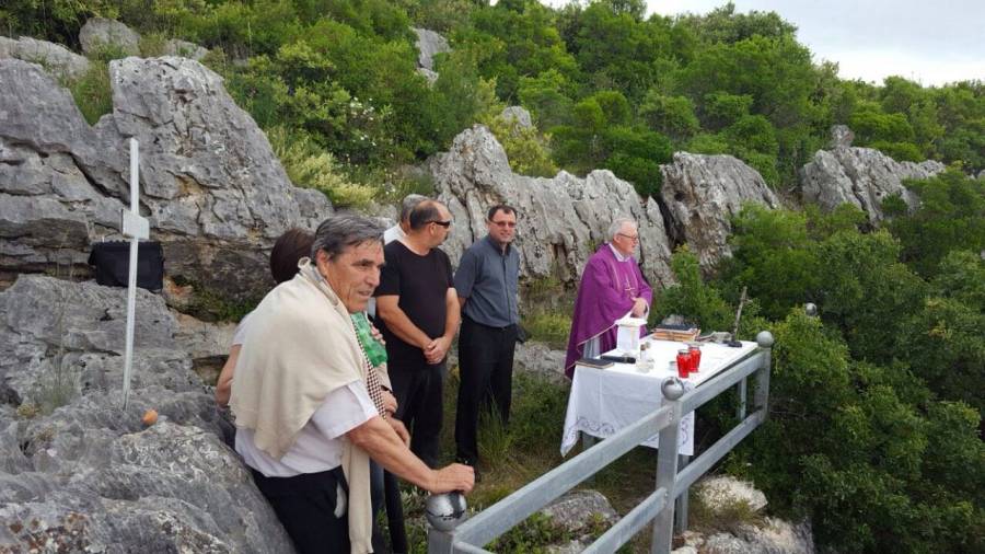 Nad jamom Golubinka u Tišnjanskoj Dubravi održana je komemoracija i misa za 300 nevinih žrtava