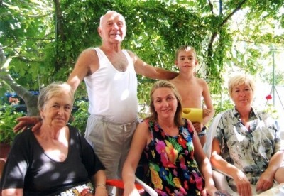 Supruga Nera, Mate, unuk, kćeri Jadranka i Slavica