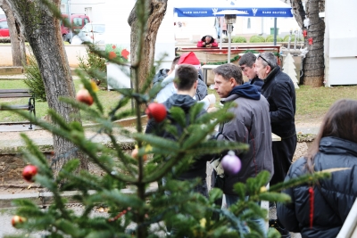 530A7812