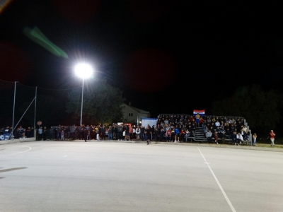 Pune tribine u Radašinovcima