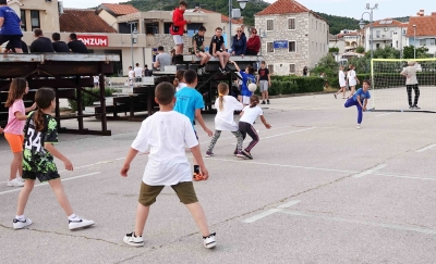 348449168_987082938963982_1261379197421160069_n